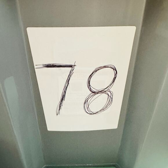 Levi’s Blue Denim Distressed ‘94 Baggy Jeans Women’s Size 25 - Picture 9 of 9